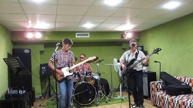 Simple riff(Простой риф) смотреть онлайн