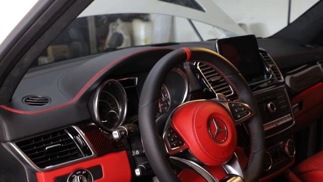 Mercedes GLS перетяжка пластиковых деталей в кожу