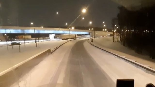 Еду на загрузку 1из 3/МКАД стоит, коллеги буксуют. смотреть онлайн