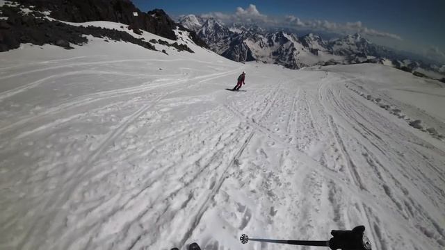 Эльбрус на лыжах, подготовка || Горные лыжи в июле смотреть онлайн