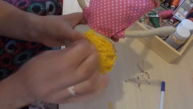 Как сделать волосы из пряжи. Часть 2 смотреть онлайн