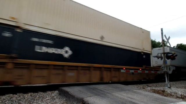 CSX Pony Express Train Rides Again смотреть онлайн