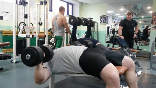 08.01.2015 жим гантелей вниз головой 26х12 смотреть онлайн