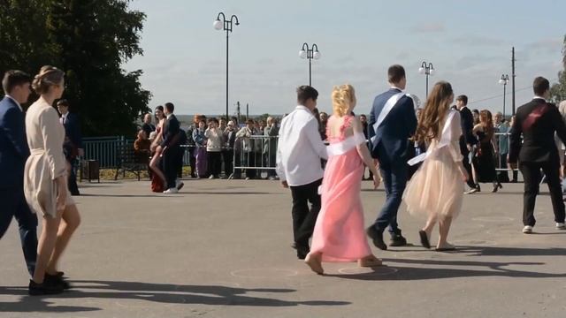 ВАЛЬС ВЫПУСКНИКОВ (2023) смотреть онлайн