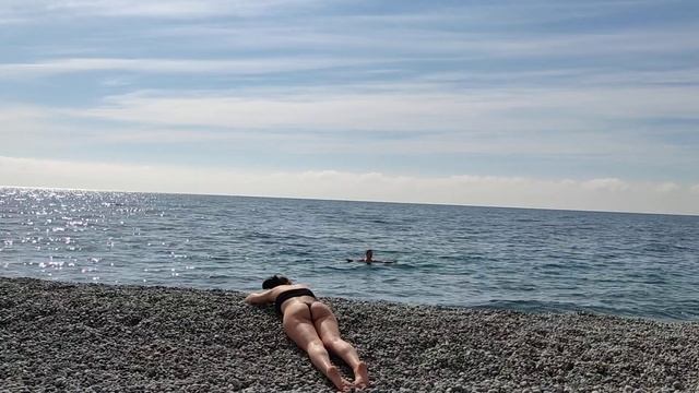 Ялта ??? Утреннее купание ?♀️?♀️ 09.04.2023г. смотреть онлайн