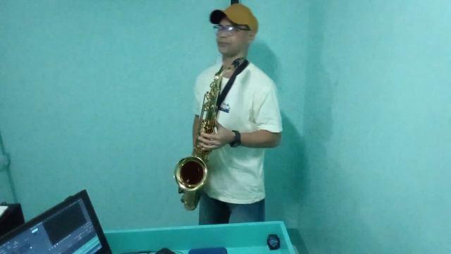 MOON RIVER (Tenor Saxophone & Keyboard) смотреть онлайн