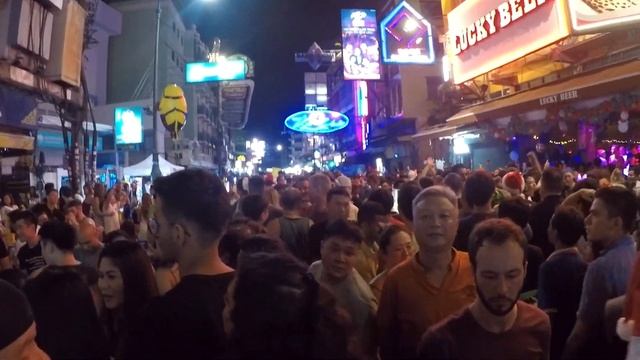 Bangkok, Sukhumvit & Khaosan Road Back And Forth.