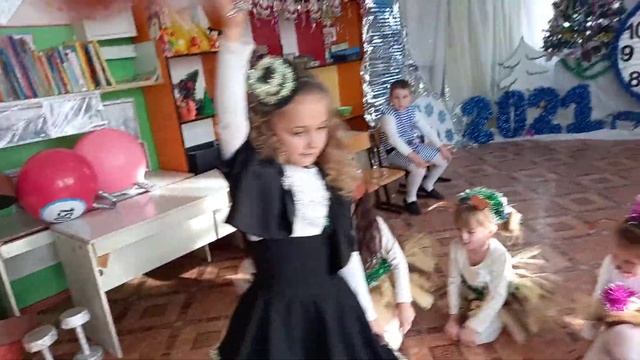 Выступление дрессированных собачек (подготовительная группа) декабрь 2020 смотреть онлайн