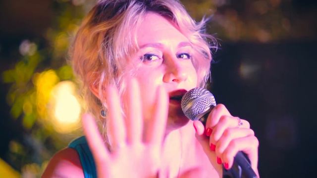 "Музыка для гурманов" в Вилла Елена. Выступление Alisa Franka смотреть онлайн