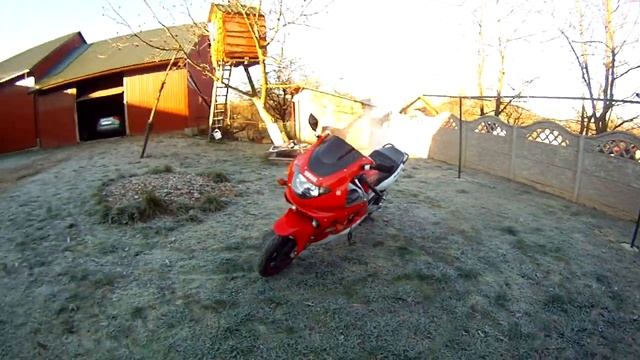 Zimne odpalenie Yamaha YZF 600 R Thundercat - Cold start смотреть онлайн