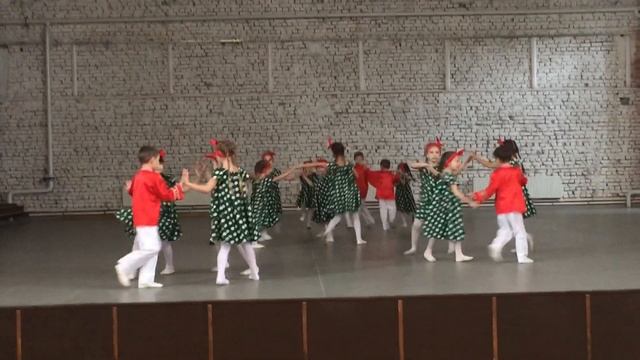 Танцевальный коллектив "Карусель" - "Маков цвет" смотреть онлайн