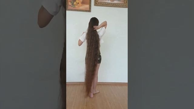 ___bella_anna_official Shows her amazing very long hair смотреть онлайн