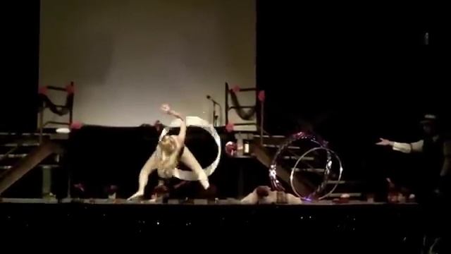 Revolva "Single Ladies" Vaudeville Hula Hoop Act смотреть онлайн