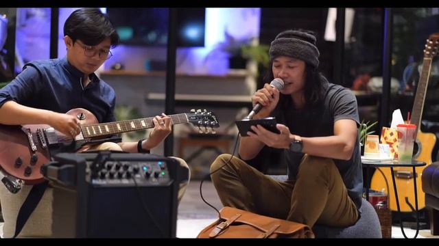 មុនពេលចូលគេងនឹកសម្លេងមនុស្សដែលនៅឆ្ងាយ Alto Uber Fx