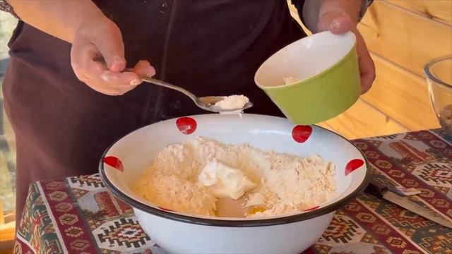 Grandma Prepared a Delicious Meal from Mallow! Malva Harvest смотреть онлайн