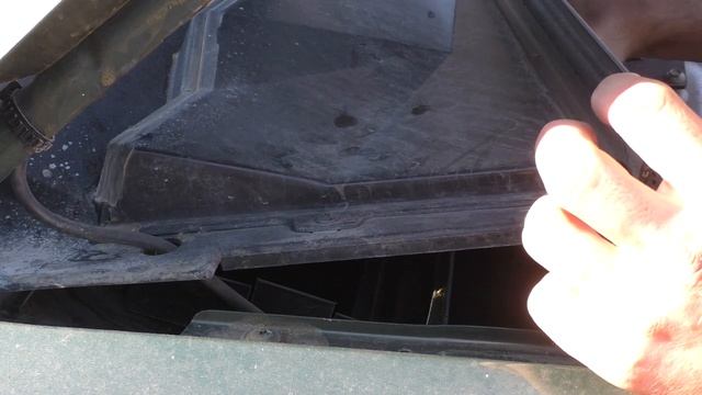 Замена салонного Фильтра на Ниве Тревел Легко и быстро при пробеге 47000 км смотреть онлайн