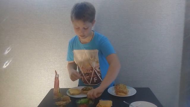 Разобрали и приготовили ЧИЗБУРГЕР KFC смотреть онлайн