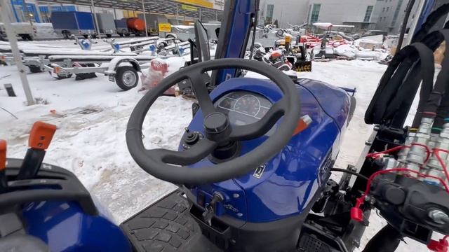 Трактор Farmtrac Escorts Kubota Limited FT 35 с фронтальным погрузчиком смотреть онлайн