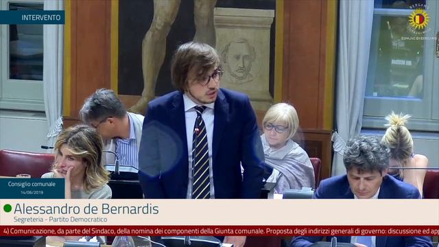 Il mio primo intervento in Consiglio comunale смотреть онлайн