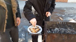 Готовим стейк из акулы и пробуем его на вкус. Почему мясо акулы на вкус как моча?