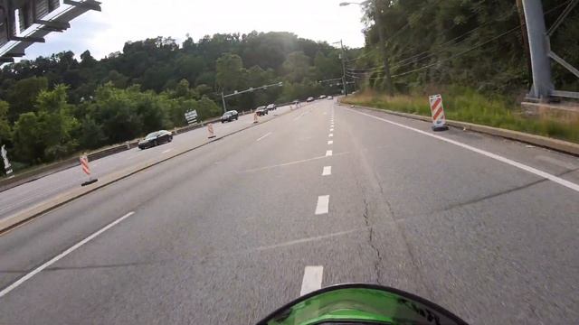 2010 Kawasaki ZX6R (Short ride and review) смотреть онлайн