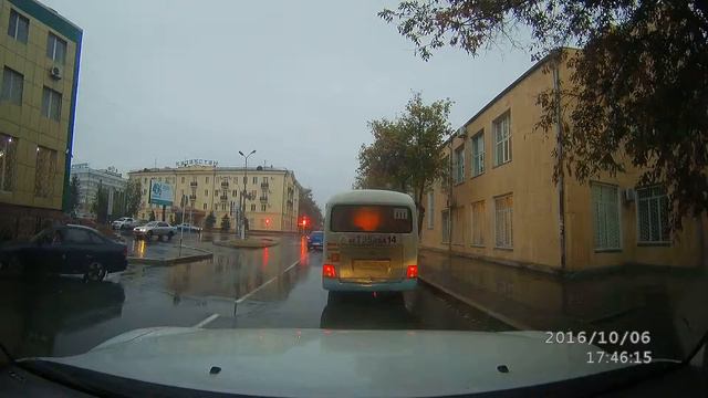 250EXA14. 06.10.16. Естая-Сатпаева. Движение по встречной полосе смотреть онлайн