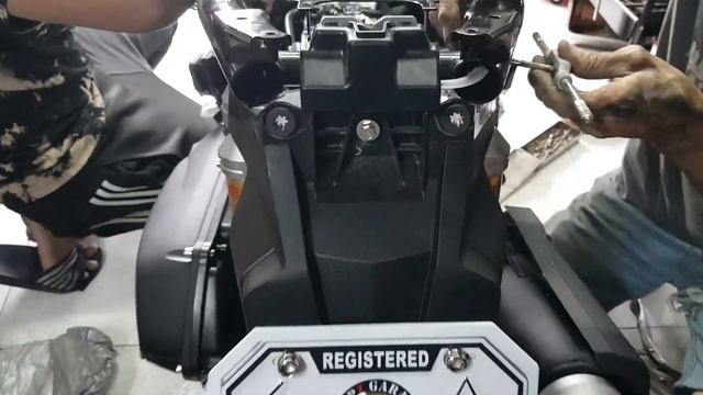 HONDA PCX 150/160 Showa Installation!