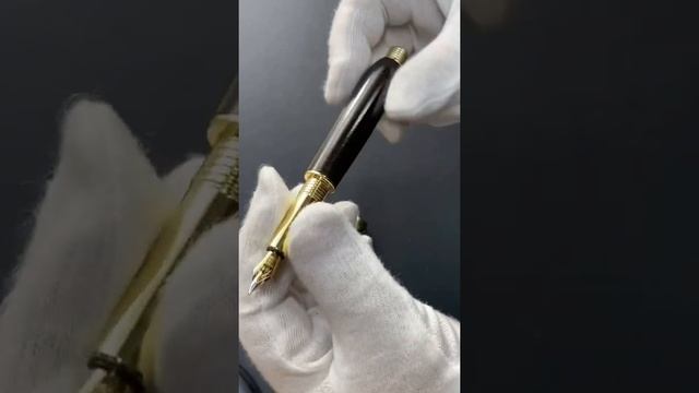 Перьевая ручка Stolyarok Paint из дерева покрашенная с эффектом кракле. смотреть онлайн