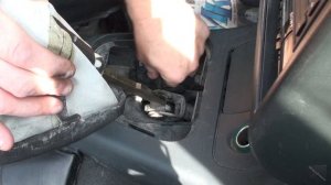 ВМЕСТО ПЕРВОЙ ВКЛЮЧАЕТСЯ ЗАДНЯЯ ПЕРЕДАЧА  ВАЗ 2110,2111,2112.