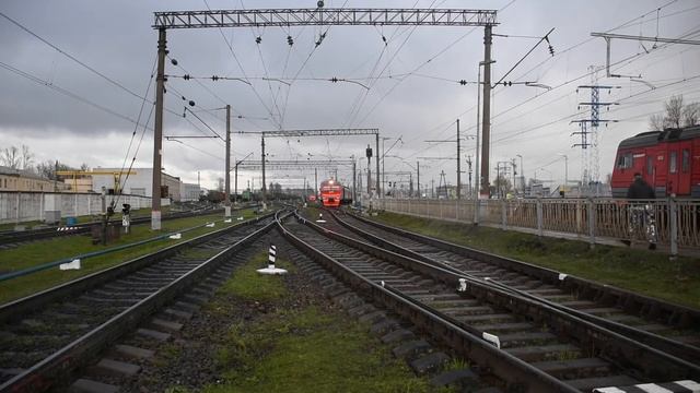 Электропоезда "Кософар" ЭД4М - 0409 и "Торжок" ЭТ2 - 004 смотреть онлайн