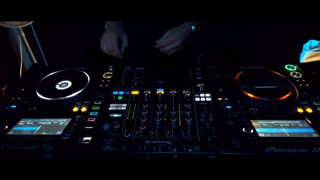 Groovy Tech House Mix 2022