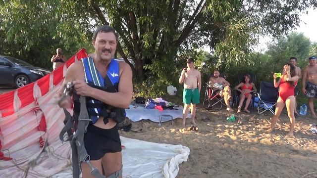 Полёт на парашюте за гидроциклом смотреть онлайн