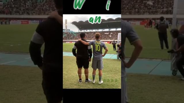 ZE VALENTE ❗SANG MANTAN ANTHEM PSS SAMPAI KAU BISA #peru #bonek #bonita #wanita #ReaReo2004 #viral