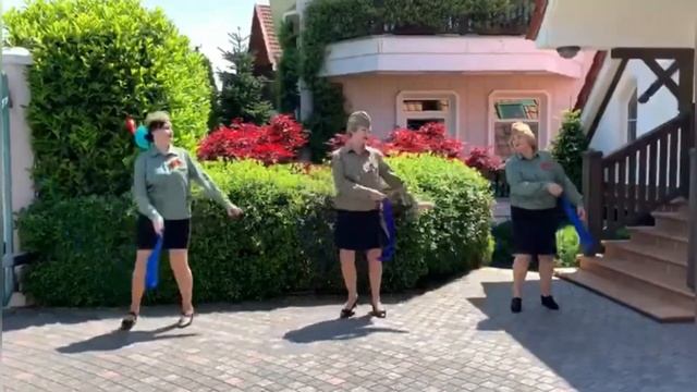 Военное попурри - ансамбль «Улыбка» - музыкальный театр «Возраст не помеха» смотреть онлайн