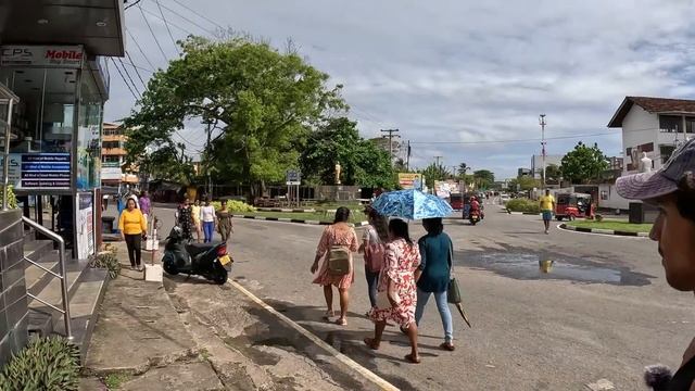 HER ERKEĞE 3 KADIN DÜŞÜYORMUŞ !! BURASI YOKSUL ÜLKE SRİ LANKA GALLE/SRİ LANKA ?? ~ 311 смотреть онлайн