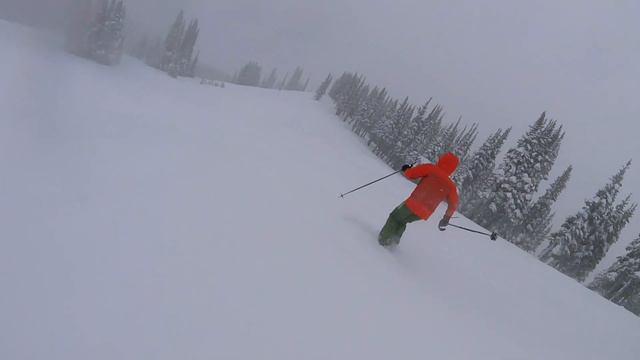 Skiing deep snow at Baker and Crystal смотреть онлайн