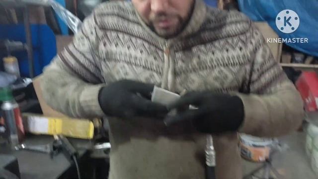 тойота MR 3 / ремонт трубки кондиционера смотреть онлайн