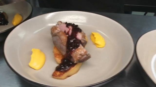 Как готовить вкусно Классное блюда ?? Утка с айвой смотреть онлайн