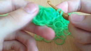 Сердце из резинок на крючке