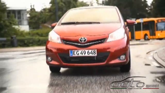 Test Nuova Toyota Yaris 2012 смотреть онлайн