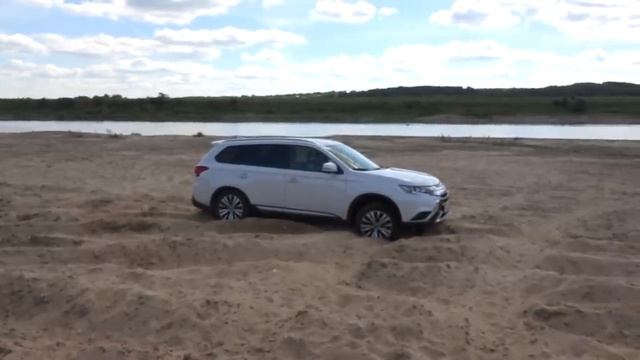 Обновленный Mitsubishi Outlander 2020 поддержал L200: проехали везде. Тест драйв обзор. смотреть онлайн