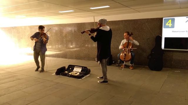 Арбат. Скрипки и виолончель. #mulermanband смотреть онлайн