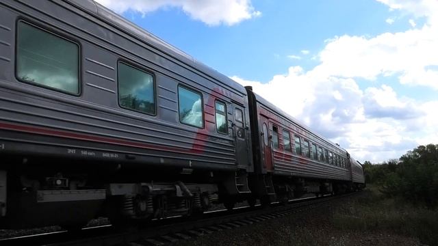 "Нескорый". ТЭП70-0556 с пассажирским поездом Москва — Анапа смотреть онлайн