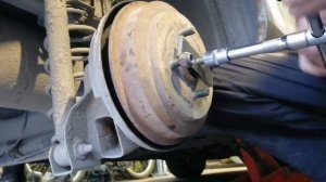 Мазда Демио DY3W 2003 г.в. Замена задних ступичных подшипников.