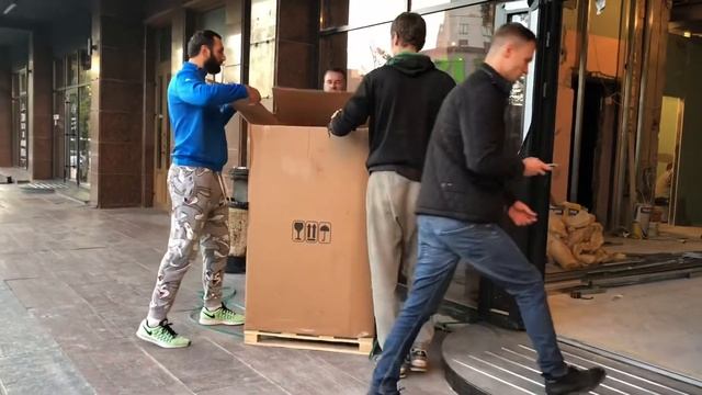 Открываем первый ресторан шаурмы в Украине, пришло оборудование смотреть онлайн