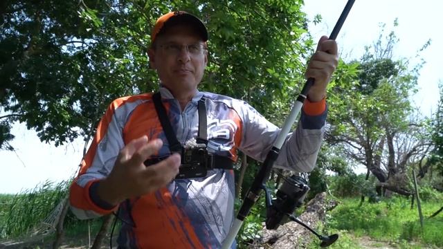 Дядя Фёдор рыбачит на Турунчуке. Караси, сазанчики, тарань, густера и даже... Всё было поймано! :) смотреть онлайн