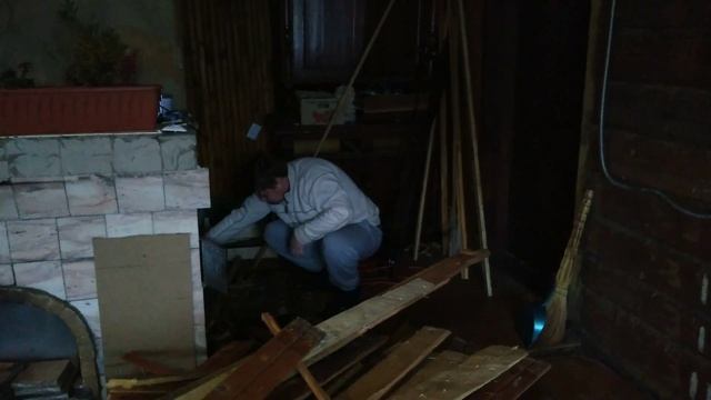 Начал переделывать дом|Ремонт комнаты в старом доме из бруса| Демонтаж старого интерьера с пользой смотреть онлайн