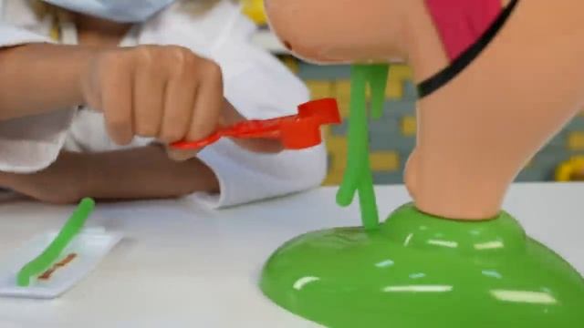 Маленькая Вера влог ! Играем в доктора ! Игры занятия для детей малышей смотреть онлайн