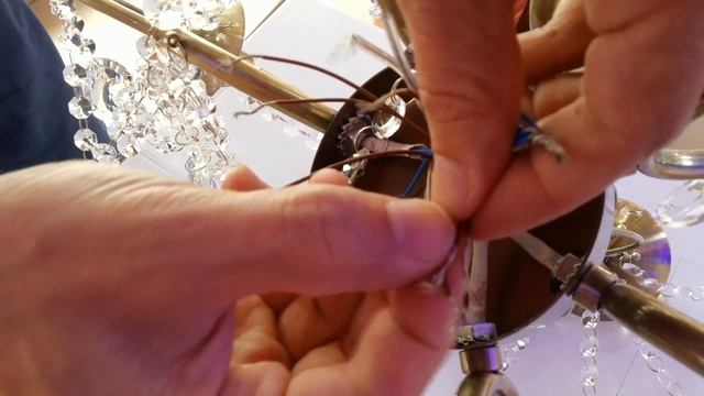 КАК ПОДКЛЮЧИТЬ ЛЮСТРУ КАК СОЕДИНИТЬ ПРОВОДА СВОИМИ РУКАМИ смотреть онлайн