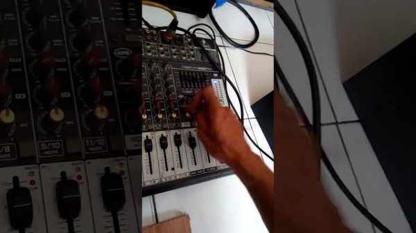 mixer behringger xenyx 1222fx